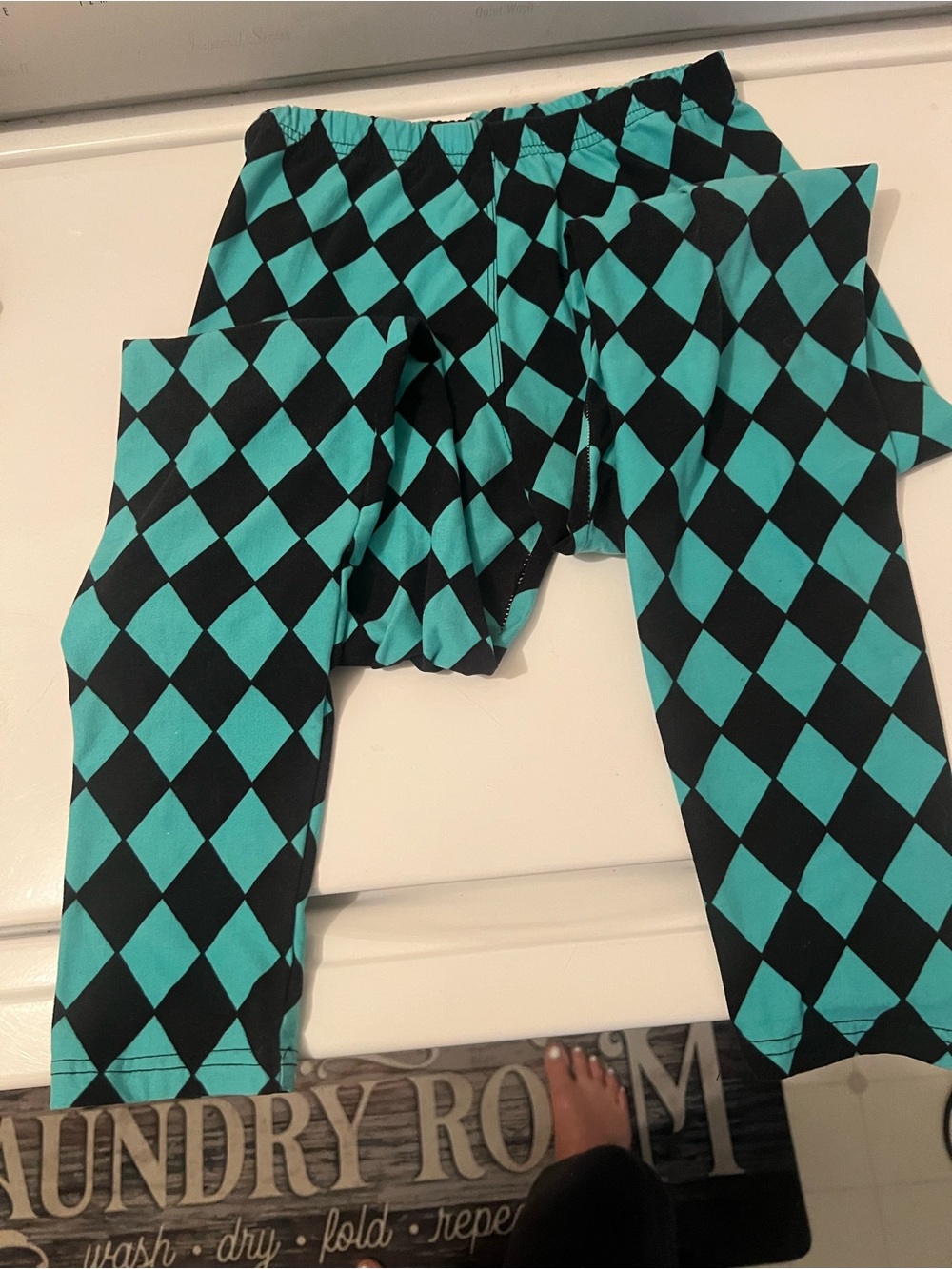 Women’s Black & Teal Diamond-Print Leggings